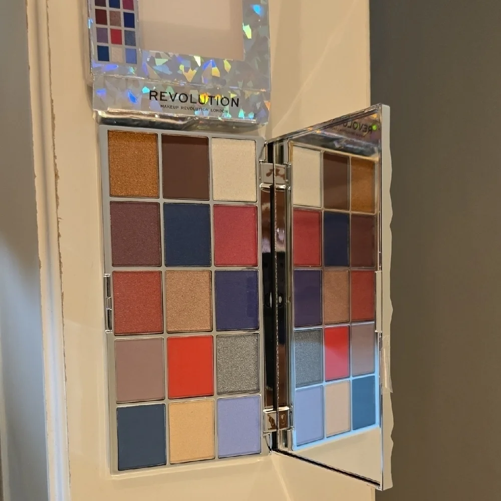 Revolution Holographic Makeup Set Bundle with Mustard Pouch